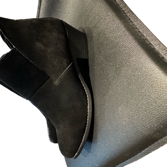 Me Too Boots - Picture 2 of 5